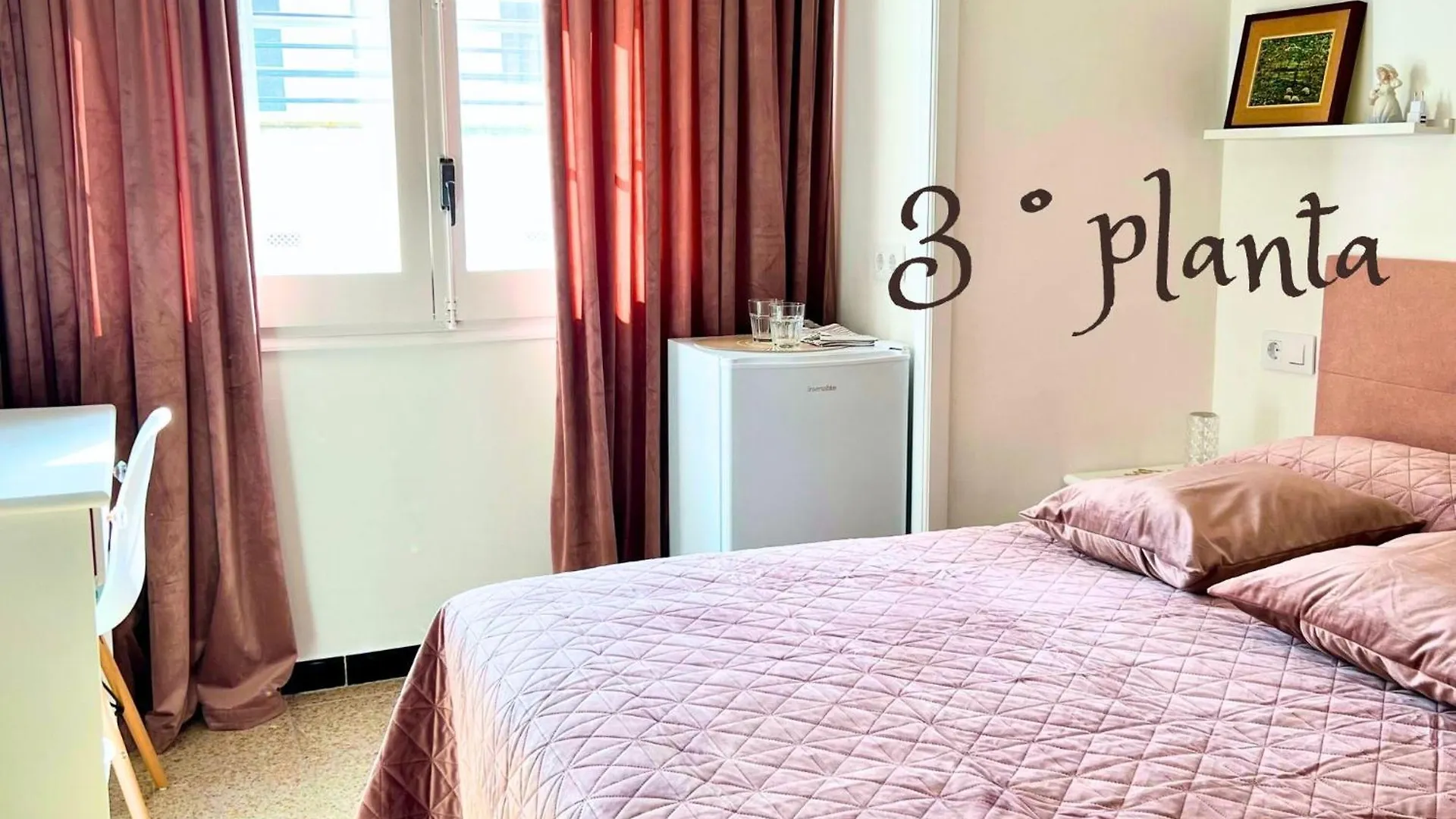 Pensjonat Escondite Central Con Terraza Compartida En La Azotea Roses Hiszpania